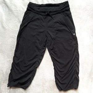 LuLulemon Studio Crop Black Size 4
